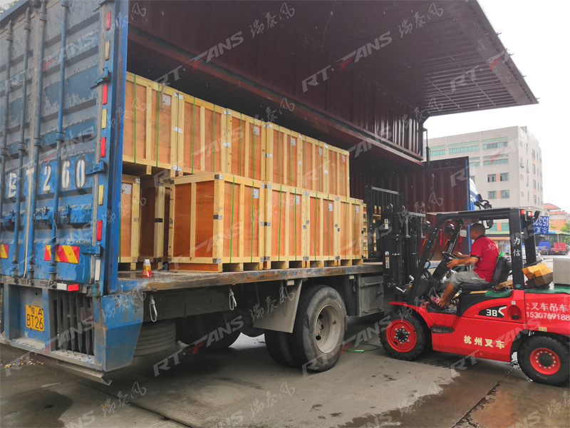 瑞泰風(fēng)大型吊扇出貨案例圖 瑞泰風(fēng)大型吊扇出貨案例圖