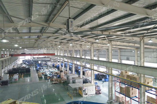 瑞泰風(fēng)工業(yè)大風(fēng)扇降溫案例效果圖 瑞泰風(fēng)工業(yè)大風(fēng)扇降溫案例效果圖